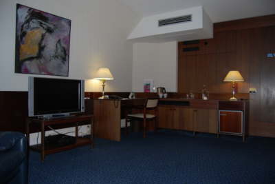 Room2c