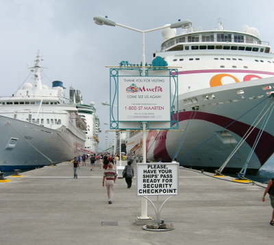 Ship rush hour - St M